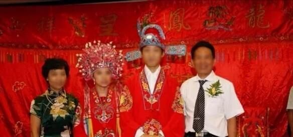 婚礼上公公醉酒当场亲新娘后续(婚礼现场亲吻儿媳妇后续)图3